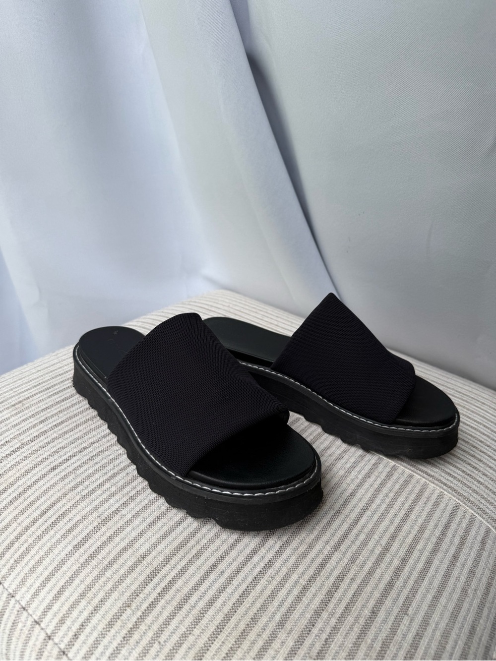 Y2K Madden Girl Slinky Black Slides